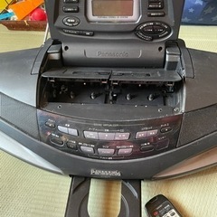ラジオカセットCDプレーヤーの画像