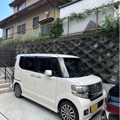  N-BOX カスタム　ホワイト　綺麗な車