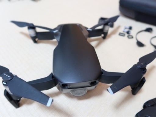 DJI Mavic Air コンボ（コントローラー、予備バッテリー、予備プロペラ、専用ケース付き）