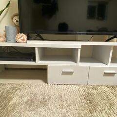 テレビボード　ホワイト　スライド調整可能(幅95～166.5cm )