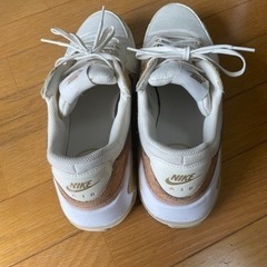 スニーカーの画像