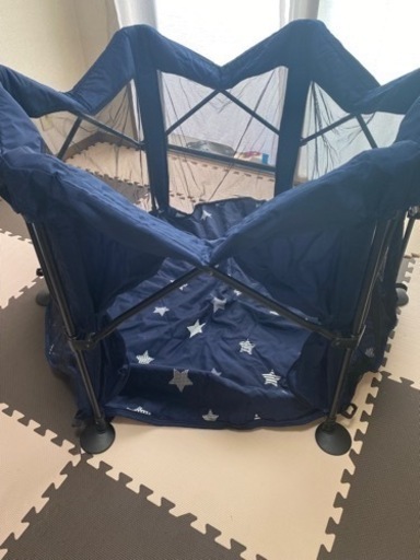 ベビーサークル　日本育児　洗えてたためる　ポータブル　クラウド〈ネイビー星柄〉