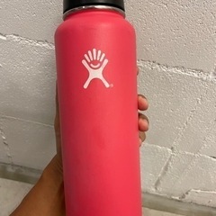 Hydro flaskの水筒。1.18L.