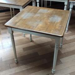 決まりました　カフェ仕様　ダイニングテーブル