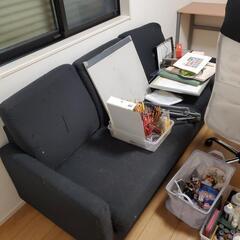 黒のソファ