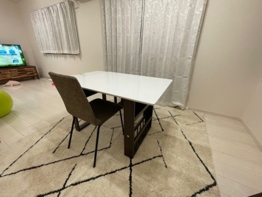 ダイニングテーブル