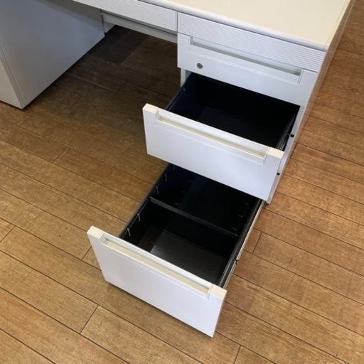 JHH-1 【オフィス家具専門店】プラスの両袖デスクです！