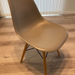 イームズ ダイニングチェア リプロダクト ワームグレーの画像
