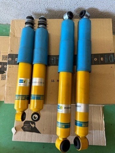 ハイエース　ビルシュタイン　1000km未満　美品