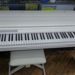 （2023.8.31お買い上げありがとうございます。）KORG　電子ピアノ　白　88鍵盤　２０２２年製　LP-180　イス付き　　高く買取るゾウ八幡東店の画像