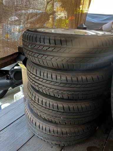 タイヤ四つ　ルーフキャリア