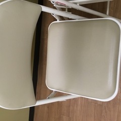 折り畳み式椅子2脚の画像