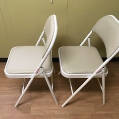 折り畳み式椅子2脚の画像