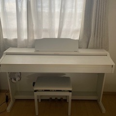 [交渉中]ローランド電子ピアノ白　16年製