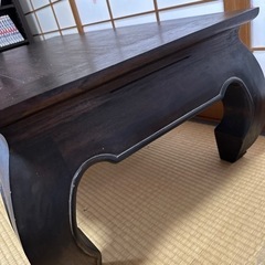 猫足テーブルの画像