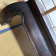 猫足テーブルの画像