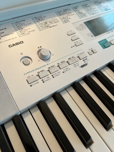 CASIO  電子ピアノ　LK-223