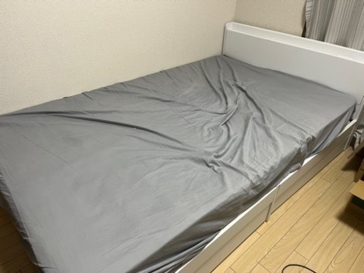 セミダブルベッド　ご希望の方はマットレスもおつけします！　31日午前までの受け取り