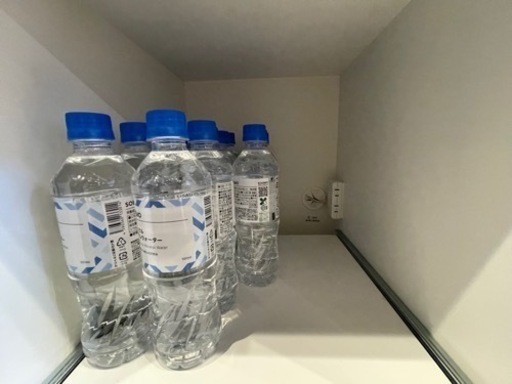 美品！1年半しか使っていない食器棚
