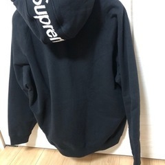 美品 即完売モデル シュプリーム Supreme パーカー スモールロゴ