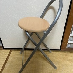 カインズ　木製カウンターチェアの画像