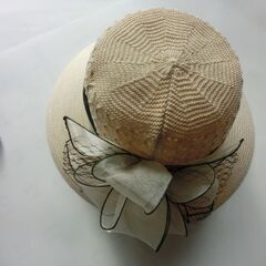★レデース、夏用、花飾り付き帽子★未使用保管品、★★（麦わら帽子ではありません）★飾りが綺麗と風通しも良いです★プロフィール必読ですの画像