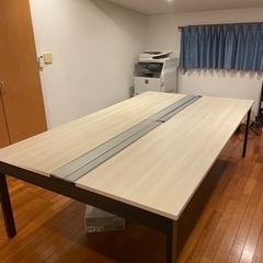 OKAMURAフリーアドレスデスク(幅2400×奥行1400×高...