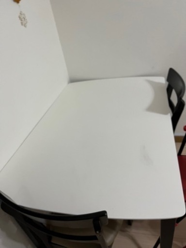 食卓テーブル(椅子は3つあります)決まりました！