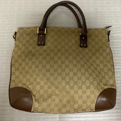 GUCCI バッグ　通勤や通学に　ビジネスバッグの画像