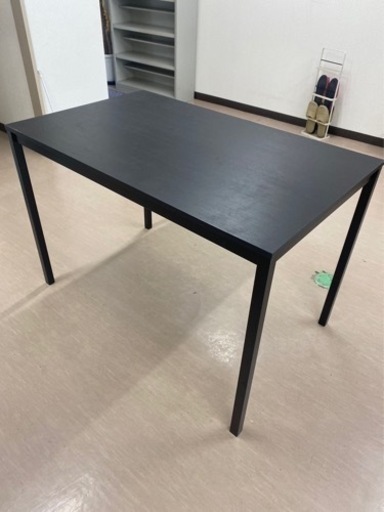 IKEAのテーブル