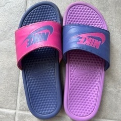NIKE ベナッシ　ミスマッチ