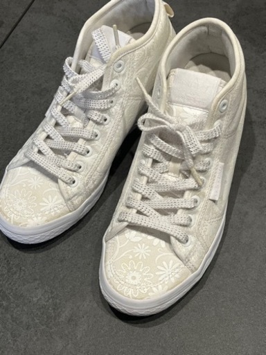 インヒールスニーカー　adidas 24センチ