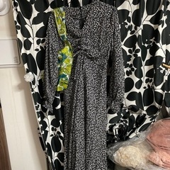 新品！ブラックのロングワンピースで引き締めたい時に！⭐️Mサイズ