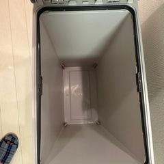 ゴミ箱の画像