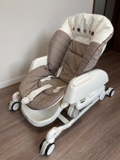 Combi (コンビ) ネムリラ AUTO SWING ハイローチェア　ベビー用椅子、ベッド　美品