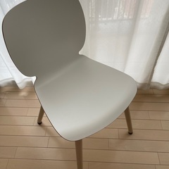 丸型ダイニングテーブル ＋ イス3脚の画像