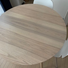 丸型ダイニングテーブル ＋ イス3脚の画像