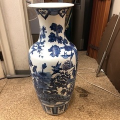 大型壺　高さ約73cm 口径約24cmの画像