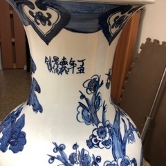 大型壺　高さ約73cm 口径約24cmの画像