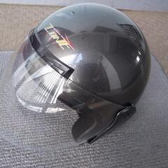 (お渡し先決まりました)フリーサイズのヘルメットです。未使用です...