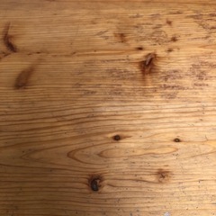 天然木のテーブルですの画像