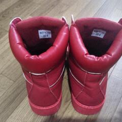 レッドブーツの画像