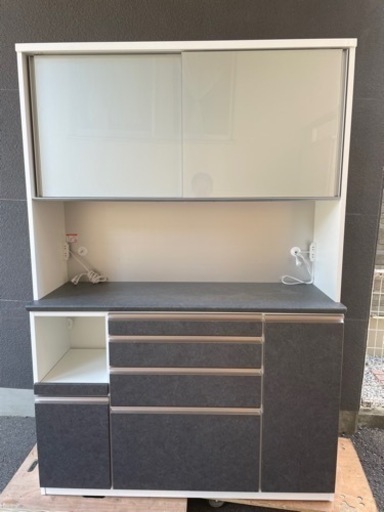 ※ 受付終了　大幅値下げ❗️香川県内配送無料❗️高級松田家具　食器棚(キッチンボード)  新品同様　2022年製　レグノ1400