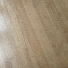 丸テーブルの画像
