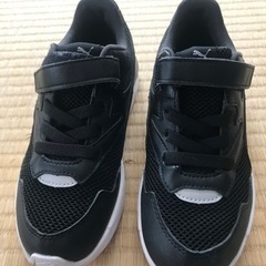 子供のスニーカー