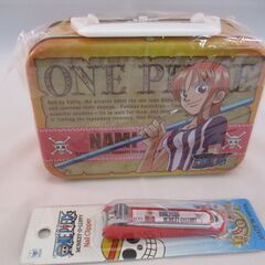 561   ワンピース　トランク缶（ナミ）小物入れ　・　つめ切り　・　小物付きストラップ（チョッパー、ウソップ、ニコロビン）　　5個セットの画像