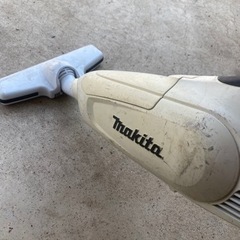 マキタ　バッテリー式クリーナ掃除機の画像