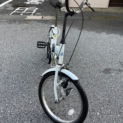 折りたたみ自転車の画像