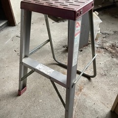 【12月末まで】脚立　約50cm