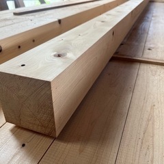 【最上グレード】桧柱　節有り　3000×105×105 バラ売り！柱、土台、大引き、構造材、DIYなどに。在庫60本ありますので複数の方へ販売できます。の画像